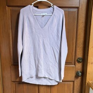 Athleta Lavender V-neck Knit Top Size Medium